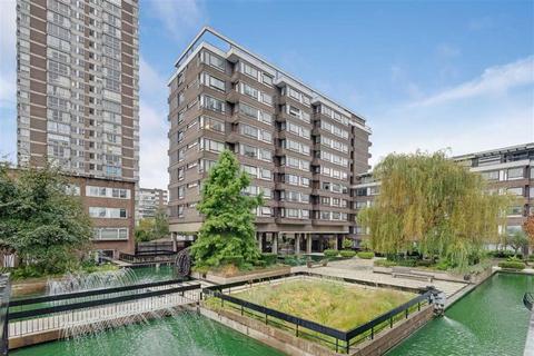 1 bedroom flat to rent, The Water Gardens, London W2