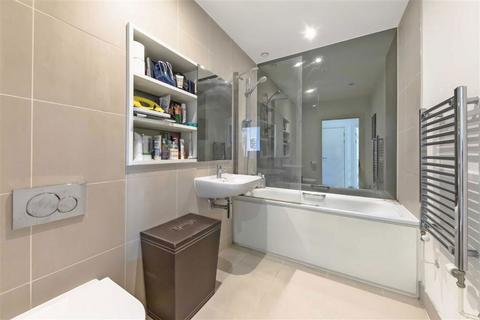 1 bedroom flat to rent, Dowding Drive, London SE9