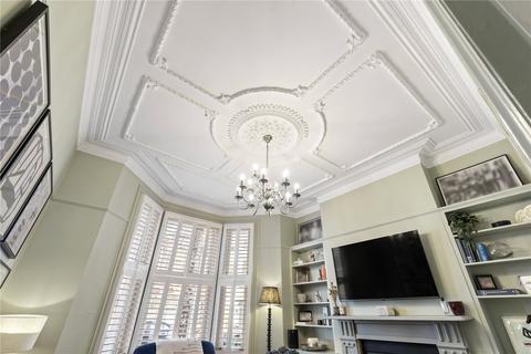 1 bedroom apartment for sale, St. Luke's Avenue, London, SW4