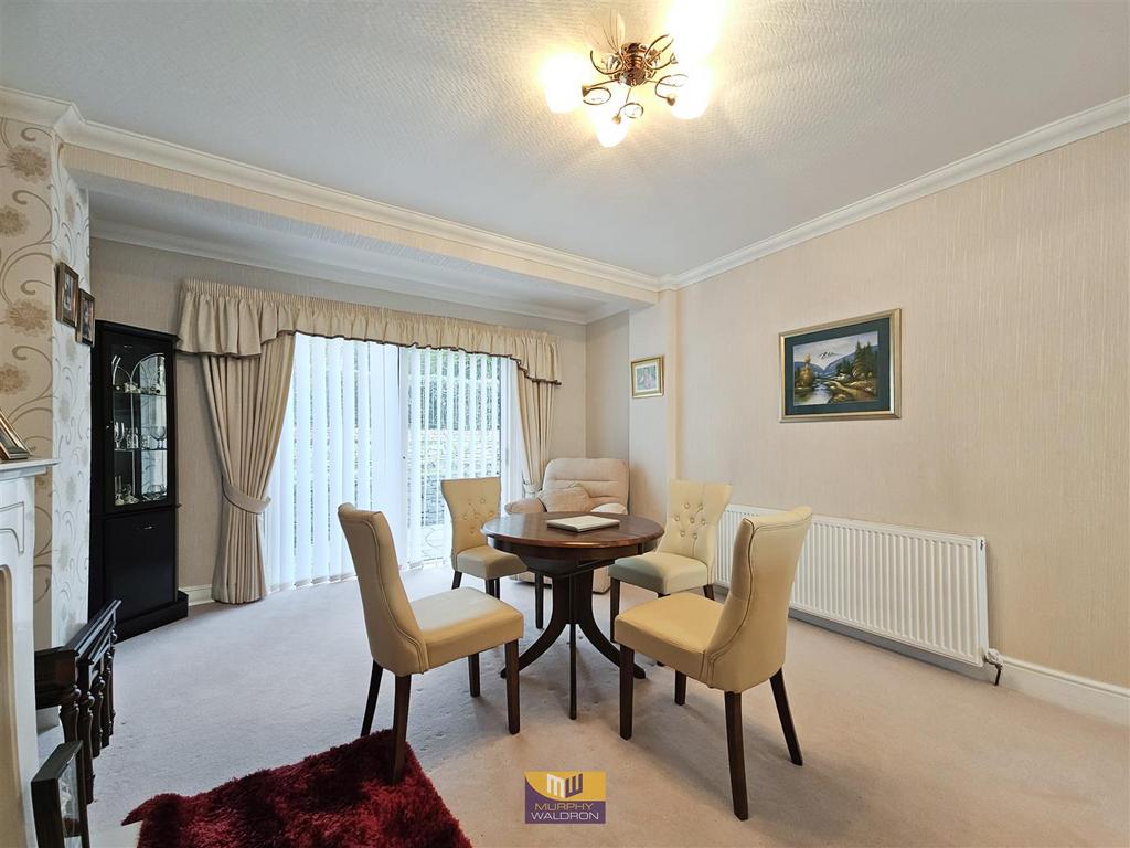 Dining/rear room