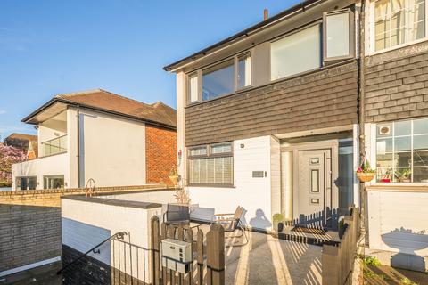 4 bedroom end of terrace house for sale, Woodmere, London SE9
