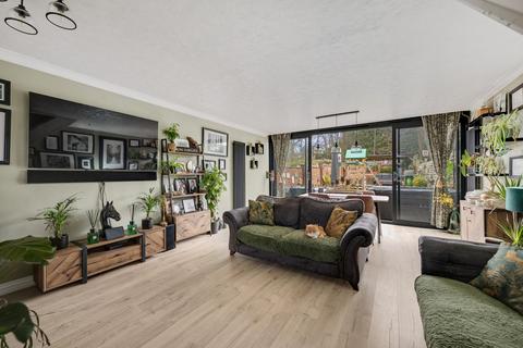 4 bedroom end of terrace house for sale, Woodmere, London SE9