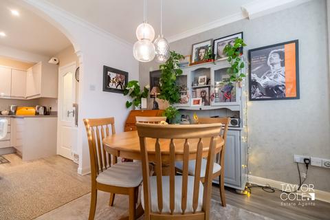 3 bedroom semi-detached house for sale, Wigginton Road, Tamworth