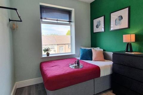 1 bedroom in a house share to rent, 107 Redgrave Street, Oldham