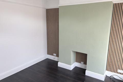 2 bedroom terraced house to rent, Barnsley Street, Stockport