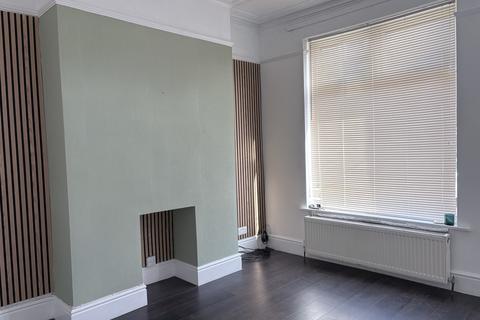 2 bedroom terraced house to rent, Barnsley Street, Stockport