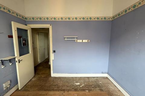 1 bedroom flat for sale, 33B Askew Road, Hammersmith and Fulham, London, W12 9AD
