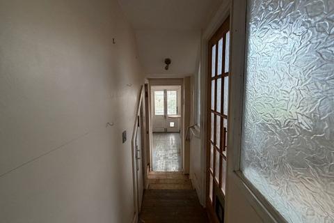 1 bedroom flat for sale, 33B Askew Road, Hammersmith and Fulham, London, W12 9AD