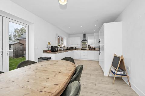 4 bedroom detached house for sale, Freedom Road, Bury St. Edmunds IP30
