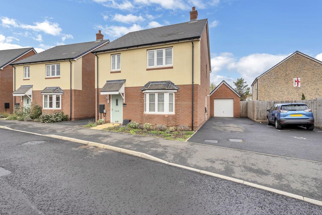 4 bedroom detached house for sale in Bury St. Edmunds