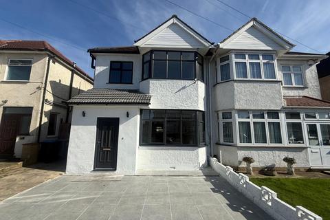 3 bedroom semi-detached house to rent, North Way, Kingsbury NW9