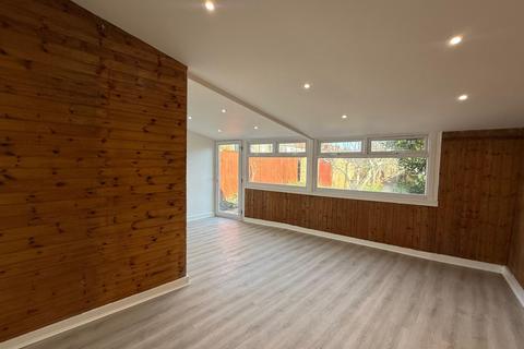 3 bedroom semi-detached house to rent, North Way, Kingsbury NW9