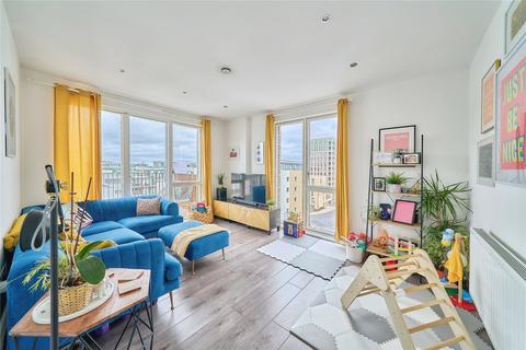 3 bedroom flat for sale, Hudson Way, London, E16