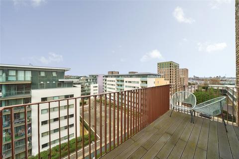 3 bedroom flat for sale, Hudson Way, London, E16