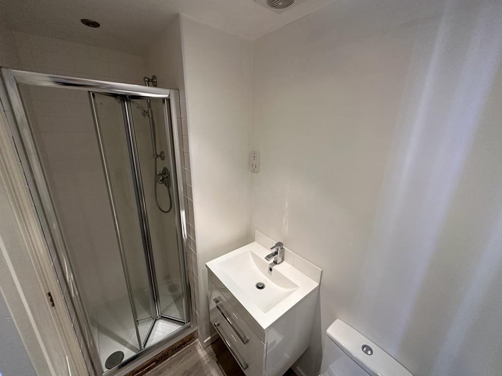 Ensuite shower room Bedroom1