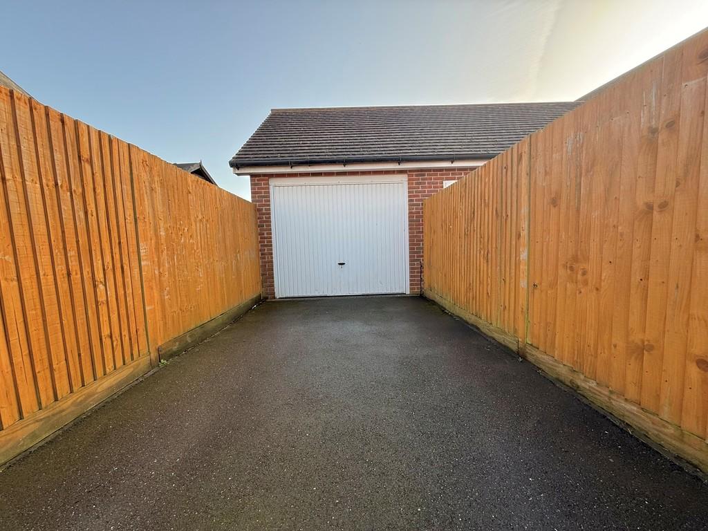 2 Wilcox Way Garage
