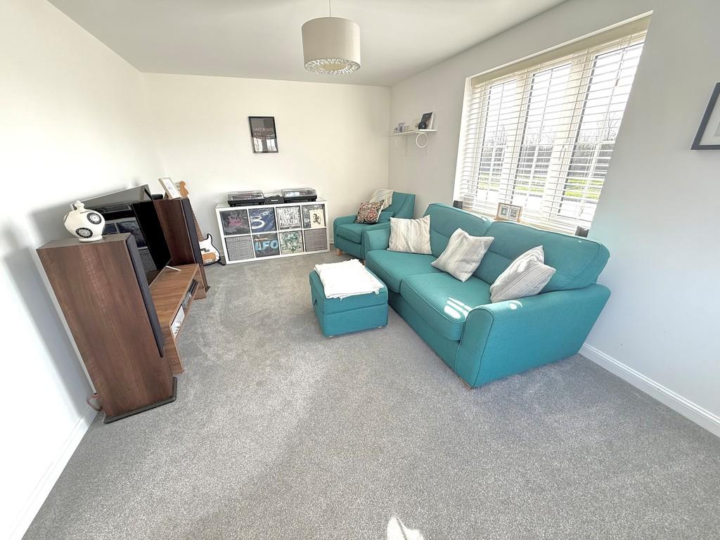 2 Wilcox Way Lounge 2
