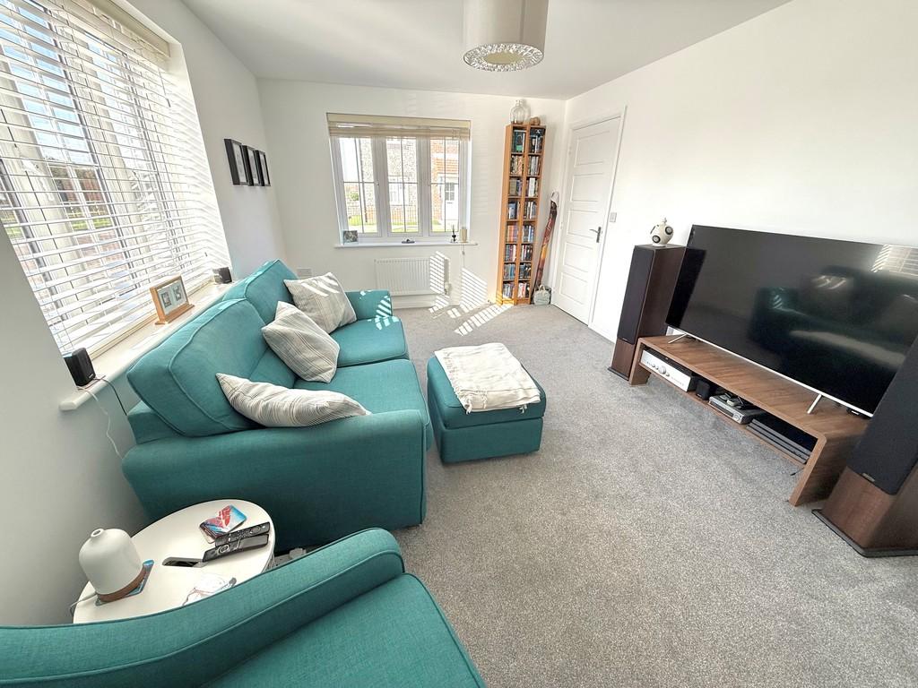 2 Wilcox Way Lounge 3