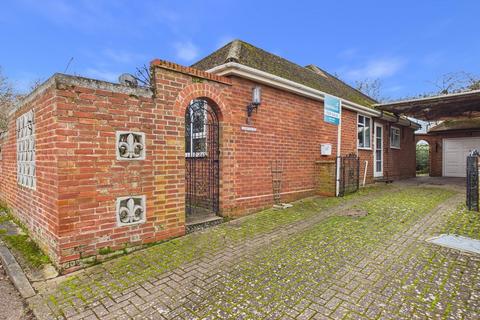 2 bedroom detached bungalow for sale, Kings Road, Bury St Edmunds IP33