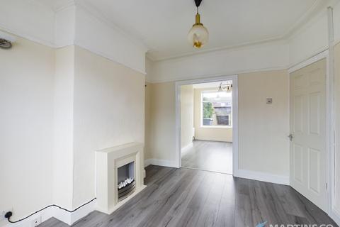3 bedroom end of terrace house to rent, Harcourt Road, Blackpool FY4