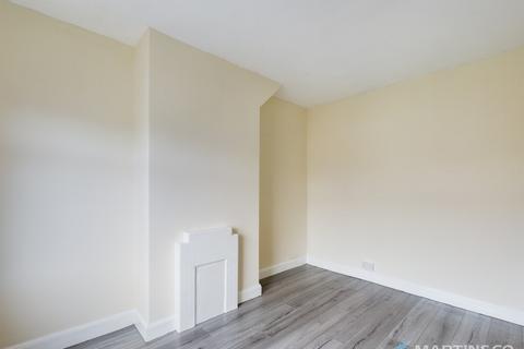3 bedroom end of terrace house to rent, Harcourt Road, Blackpool FY4