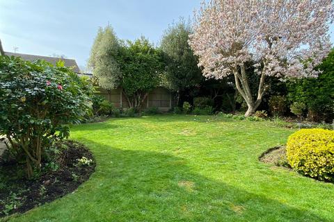 4 bedroom detached bungalow for sale, Lewis Close, Shenfield, Brentwood