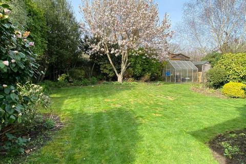 4 bedroom detached bungalow for sale, Lewis Close, Shenfield, Brentwood