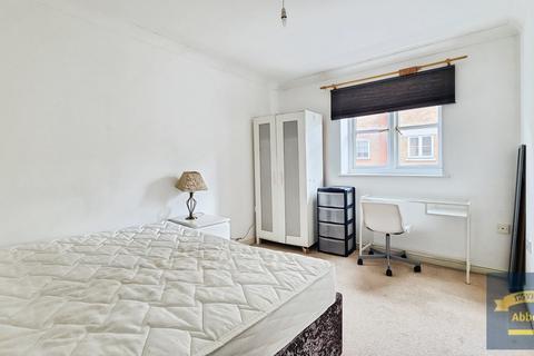 3 bedroom apartment to rent, Albany Gardens, Colchester, CO2