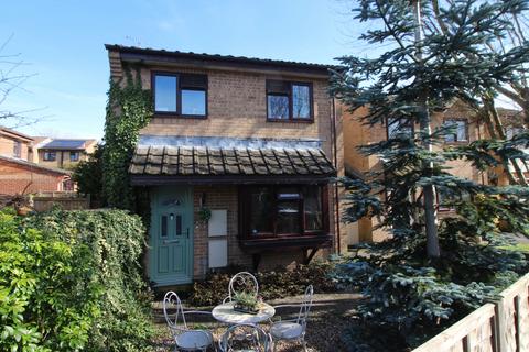 3 bedroom terraced house for sale, Derwent Close, Bordon, Hampshire, GU35