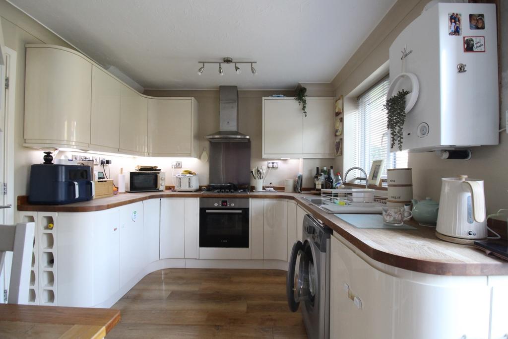 Kitchen 4