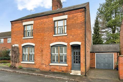 3 bedroom detached house for sale, Gladstone Street, Leicester LE8