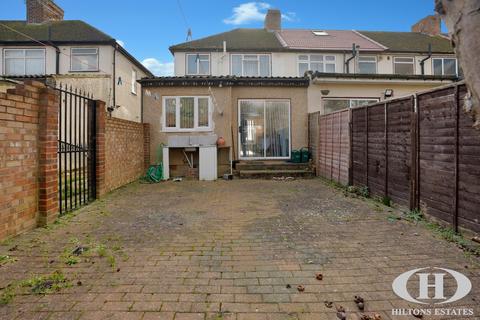 3 bedroom end of terrace house for sale, Wentworth Road, Southall