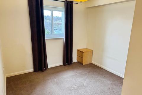 2 bedroom flat to rent, 53 Old Burdiehouse Road, Edinburgh EH17