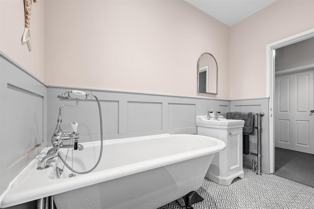 Bath and vanity unit.jpg
