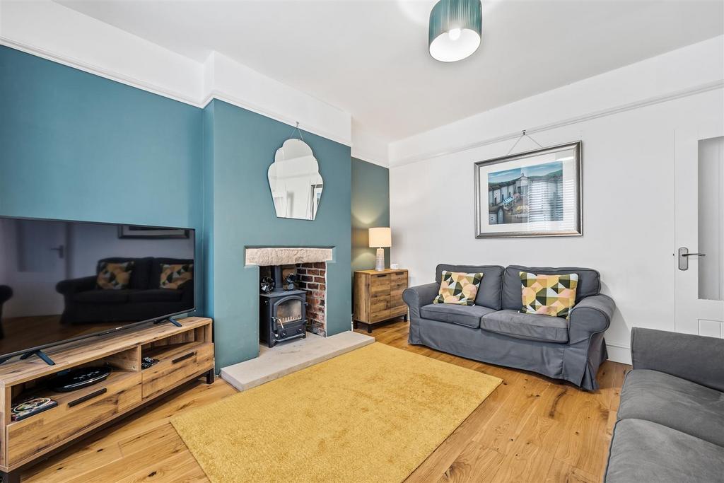Sitting Room - fireplace.jpg