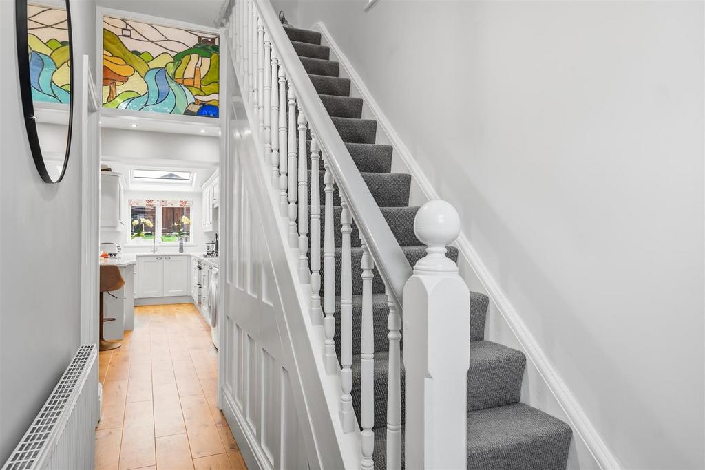 Entrance Hallway to Kitchen.jpg