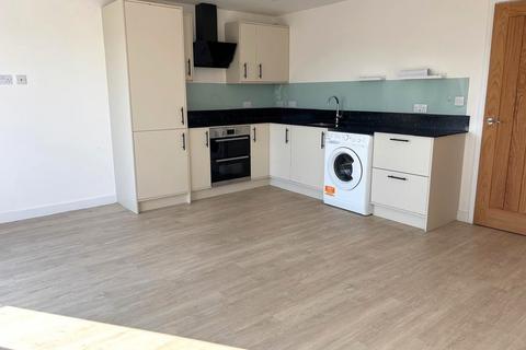 2 bedroom flat to rent, Pole Barn Lane, Frinton-on-Sea CO13