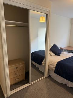 2 bedroom flat to rent, Wallace Street, Glasgow G5