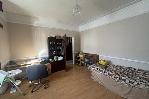 undefined, Lynford Gardens, Ilford