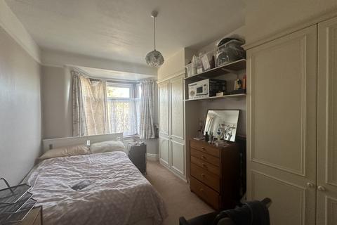 undefined, Lynford Gardens, Ilford