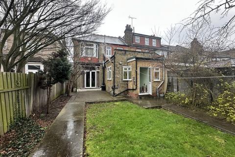 undefined, Lynford Gardens, Ilford
