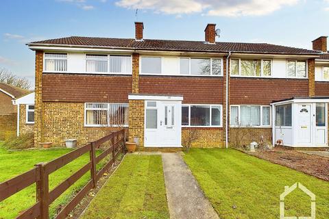 3 bedroom terraced house to rent, Hunter Drive, Bletchley, MK2