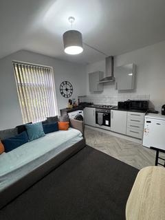 1 bedroom flat to rent, Ash Tree Road, Manchester