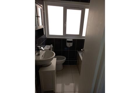 undefined, Caernarvon Close, Mitcham, CR4