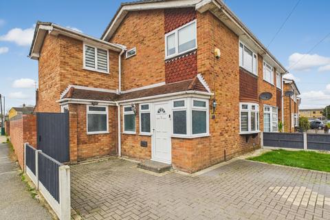 Williamsons Way, Corringham, SS17