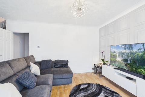 4 bedroom semi-detached house for sale, Williamsons Way, Corringham, SS17