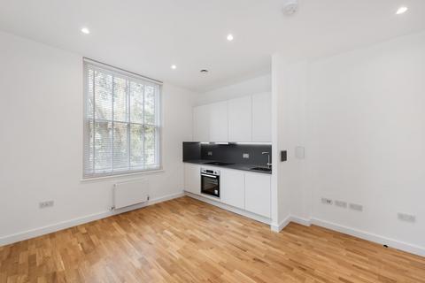 Flat to rent, Canfield Gardens