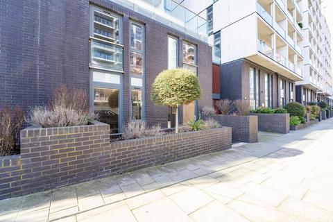 3 bedroom duplex for sale, Roseberry Place, London E8