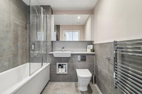 1 bedroom flat for sale, Kingsland Court, Streamdale Road, London