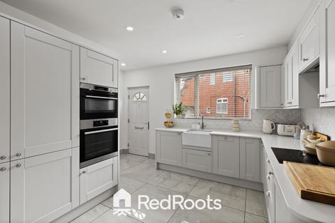 3 bedroom semi-detached house for sale, York Road, South Yorkshire DN5